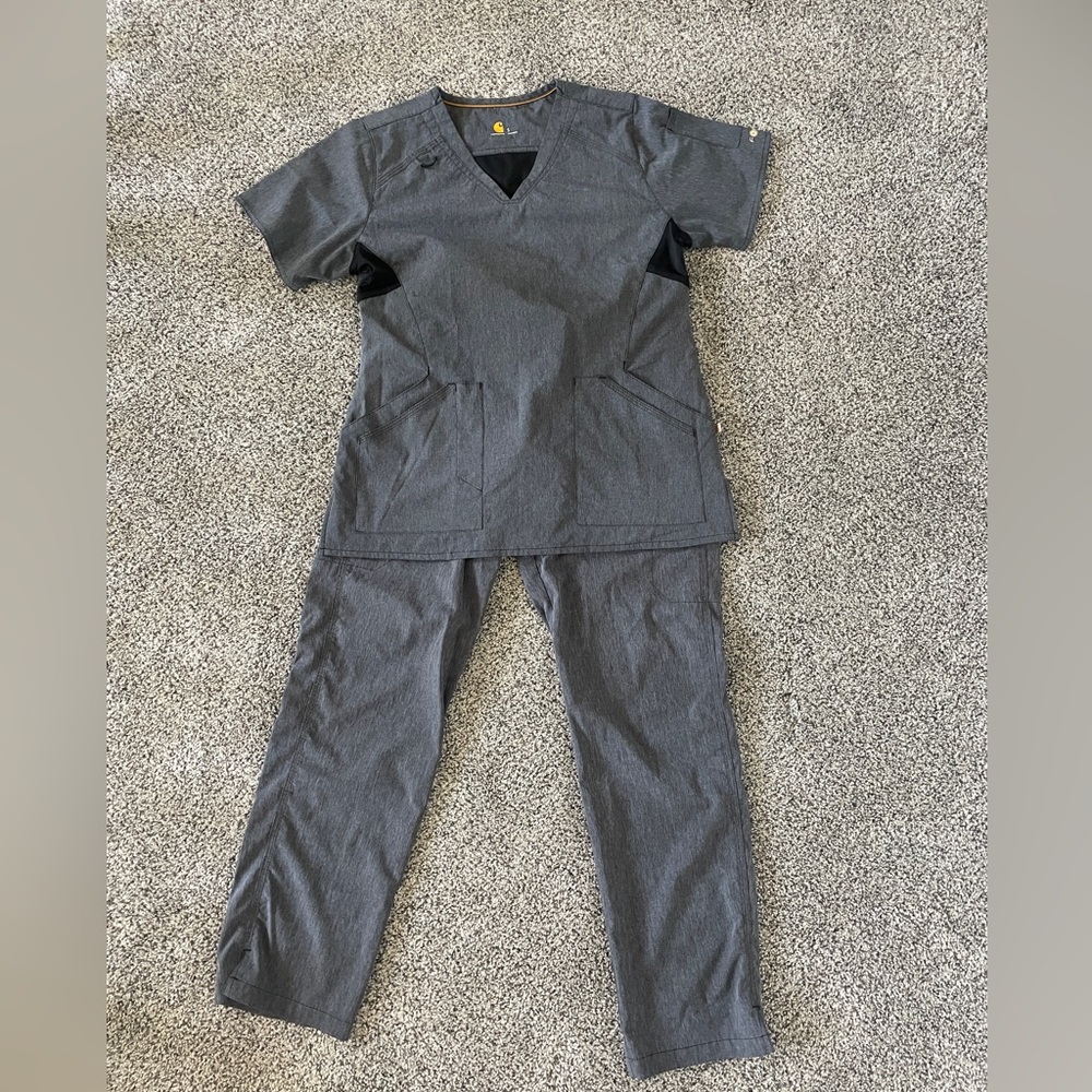 Woman’s Carhart Heather gray scrub set. Size Small